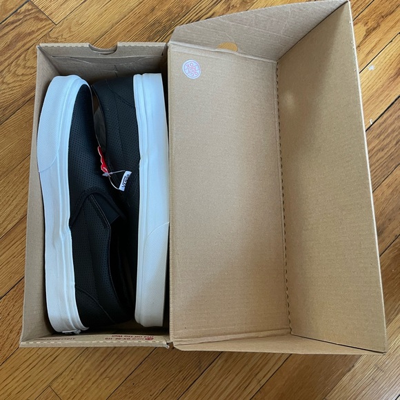 Vans Black Leather Classic Slip-On - Picture 6 of 8